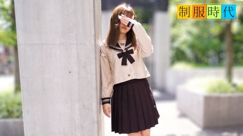 040624 01 - Nữ sinh xinh đẹp trong bộ đồ hầu gái