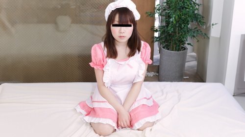 082724 01 - Em gái ngực bự với khuôn mặt ngây thơ trong bộ đồ hầu gái